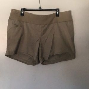 Maternity shorts